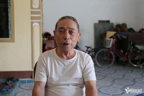 Cựu binh Nguyễn Bá Thắng, quê ở làng Liên Trì, xã Vân Tụ (Nghệ An) - bạn cùng Sư đoàn 304 với liệt sĩ Nguyễn Tâm Lam, cung cấp thông tin: "Tôi từng nghe đồng đội kể lại, anh Lam hy sinh gần khu vực Nhà thờ La Vang, cao điểm 105 Bắc và bị bom vùi lấp tại chỗ". Ảnh: Thanh Hải