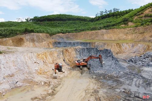 Theo các chủ mỏ, giá vật liệu xây dựng đến tận công trình còn phụ thuộc vào cự ly vận chuyển, chi phí khai thác, thuế, phí và nhiều yếu tố khác.