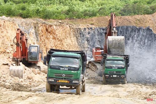 Toàn tỉnh Hà Tĩnh hiện có 17 mỏ đất đang hoạt động.