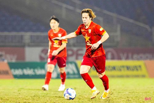 Điểm mạnh của Viktor Lê là lối chơi bóng hiện đại, kỹ thuật cá nhân khá tốt.