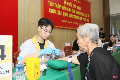 Việc triển khai lấy mẫu ADN thân nhân liệt sĩ tạo cơ sở xây dựng ngân hàng gen phục vụ đối sánh, xác định danh tính hài cốt liệt sĩ.