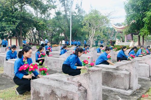 Các đơn vị, đoàn thể triển khai hoạt động tri ân với nhiều hình thức ý nghĩa, thiết thực.