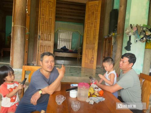 Những "thanh niên" U50 đang mòn mỏi chờ sổ đỏ.