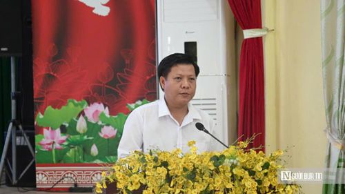 Ông Nguyễn Hồng Thái, Chủ tịch UBND xã Nha Bích, phát biểu tại chương trình.