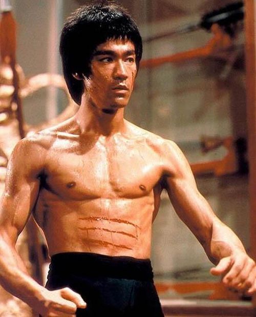Huyền thoại võ thuật Lý Tiểu Long đã nhiều lần xuất hiện trên màn ảnh với chân dung tài hoa và đẳng cấp.