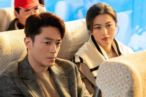  Tại sao anh vẫn độc thân do Hoắc Kiến Hoa, Chu Châu đóng chính. Ảnh: Weibo 