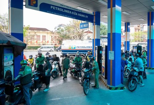 Xăng sinh học E10 đang nằm ở điểm giao thoa giữa đảm bảo an ninh năng lượng và cam kết chuyển đổi xanh của Việt Nam. Ảnh minh họa: Hoàng Anh.