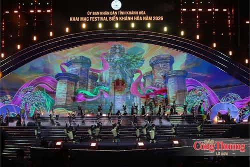 Chương trình nghệ thuật tái hiện nét văn hóa Chăm tại lễ khai mạc.
