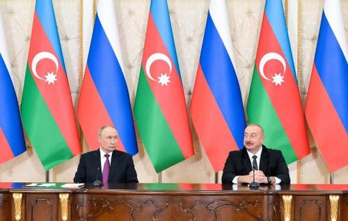 Tổng thống Nga Vladimir Putin và Tổng thống Azerbaijan Ilham Aliyev. Ảnh: TASS.