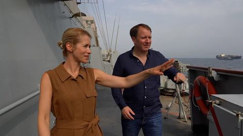 Đại diện cấp cao của EU về chính sách đối ngoại và an ninh Kaja Kallas trên tàu ITS Virginio Fasan của Hải quân Italy. Ảnh: Euronews.
