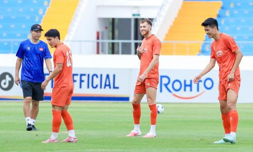  Xuân Son không chịu gánh nặng ghi bàn cho đội tuyển Việt Nam. 