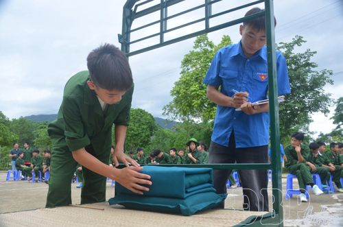 Học sinh tham gia chương trình “Học kỳ quân đội” tại Trung đoàn 741.
