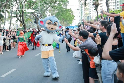 Màn giao lưu giữa diễn viên với khán giả.