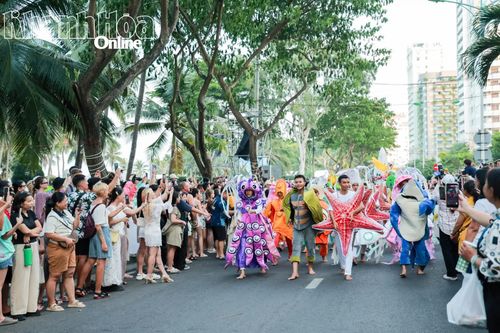 Màn hóa trang thành các sinh vật biển khiến khán giả rất thích thú.
