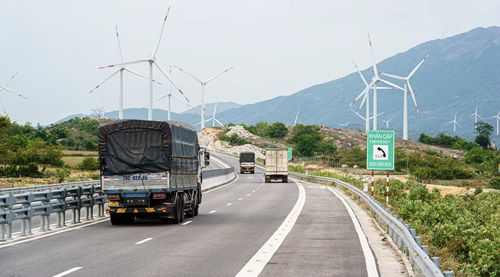 Trong bối cảnh nhu cầu đầu tư lớn, nguồn lực còn hạn chế, việc xem xét, sắp xếp thứ tự ưu tiên đầu tư mở rộng các tuyến cao tốc được đánh giá là cần thiết.