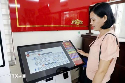 Chuyển đổi số trong cải cách hành chính. Ảnh: Thái Thuần/TTXVN