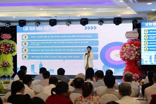 Bà Trần Minh Huệ - Chủ tịch CLB Doanh nghiệp số chia sẻ về những lợi ích khi doanh nghiệp tham gia câu lạc bộ