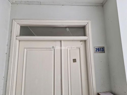 Căn hộ nơi bà Hàn Thị Hằng nhận can thiệp, chăm sóc trẻ.