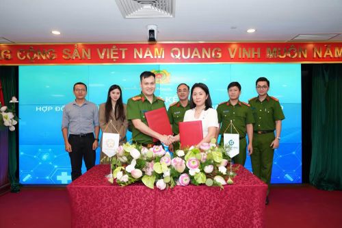 Trung tâm Nghiên cứu, Ứng dụng Dữ liệu Dân cư và Căn cước công dân, Cục Cảnh sát quản lý hành chính về trật tự xã hội và Công ty TNHH MTV ISOFHCARE ký kết triển khai dịch vụ xác thực điện tử VNeID trên ứng dụng "IVIE - Bác sĩ ơi".