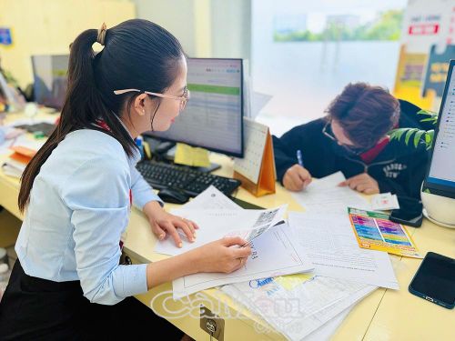  Nhiều thí sinh quan tâm tìm hiểu, lựa chọn ngành học phù hợp với năng lực bản thân và nhu cầu của thị trường lao động trong mùa tuyển sinh năm 2026.