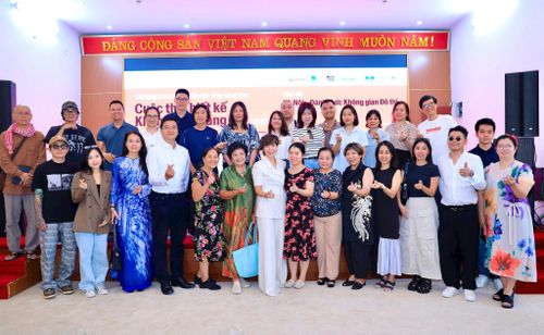 Các nhà văn hóa và sáng tạo tham gia chương trình. Ảnh: Quang Thái.