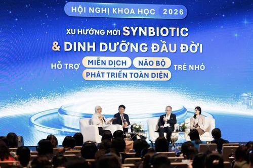 Các chuyên gia y tế trong nước và quốc tế thảo luận chuyên sâu về ứng dụng lâm sàng của Synbiotic đặc chế tại Hội nghị Khoa học.