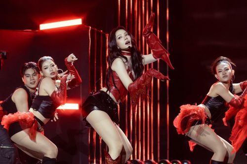 Công ty cho biết Mai Phương ra mắt vào 31/10/2025 và đến tháng 12/2025 mới có show diễn thương mại đầu tiên. Ảnh: FBNV.
