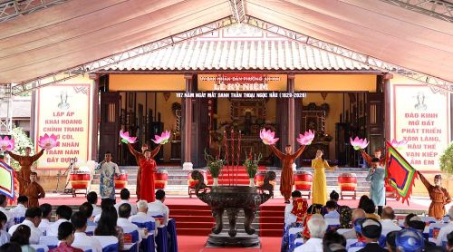 Chương trình văn nghệ tại buổi lễ