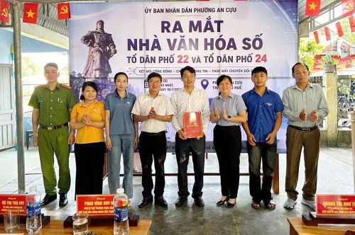 Phường An Cựu ra mắt mô hình "Nhà văn hóa số" tại các tổ dân phố. Ảnh: AC