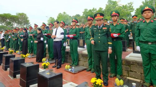 Lãnh đạo Đảng, Nhà nước tiễn đưa các anh hùng liệt sĩ về nơi an nghỉ cuối cùng tại Nghĩa trang Liệt sĩ Bình Phước.