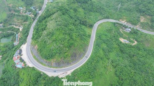 Sau khi công trình hoàn thành, mọi người khi đặt chân đến dốc Cun, điều dễ nhận thấy nhất là một tuyến đường rộng rãi, thông thoáng uốn lượn theo sườn núi. Những khúc cua vốn chật hẹp, khuất tầm nhìn trước đây đã được cải tạo, giúp người điều khiển phương tiện dễ dàng quan sát và xử lý tình huống.