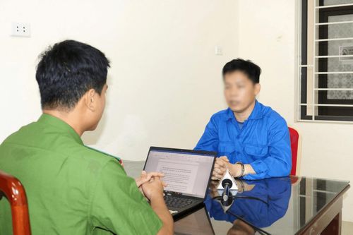Đối tượng Lê Trung Hiếu được xác định là đối tượng cầm đầu đường dây lừa đảo. 