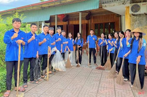 Hướng tới kỷ niệm 79 năm Ngày Thương binh - Liệt sĩ (27/7/1947 - 27/7/2026), các cấp bộ Đoàn trên địa bàn Hà Tĩnh đã đồng loạt triển khai nhiều hoạt động thiết thực, ý nghĩa nhằm tri ân các anh hùng liệt sĩ, thương binh, bệnh binh, Mẹ Việt Nam anh hùng, gia đình chính sách và người có công với cách mạng.