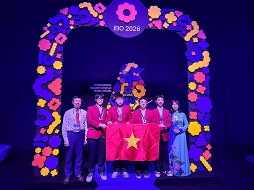 Đội tuyển Olympic Sinh học Việt Nam giành 4 huy chương Bạc.
