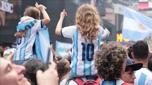 Các cổ động viên Argentina đặt niềm tin cháy bỏng vào ngôi sao lớn nhất Messi. Ảnh: Thanh Tuấn/Phóng viên TTXVN tại Mỹ
