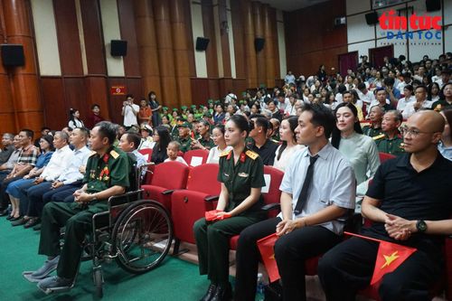 Bộ phim tài liệu đưa khán giả trở lại những ký ức chân thực về người lính mang thương tật, nhưng không khuất phục trước số phận.