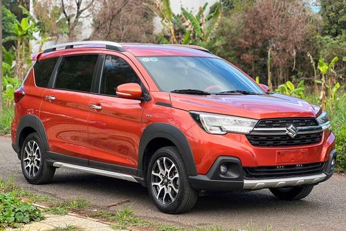 Những mẫu xe cũ như Suzuki XL7 từng được nhiều khách hàng mua để chạy dịch vụ quan tâm, nhưng nay đang chịu thêm sức ép từ làn sóng xe điện. Ảnh: Nguyên Vũ.