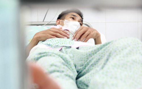 Người cha 50 tuổi ở Ninh Nình luôn động viên bản thân và vợ phải cố gắng để lo cho 2 con