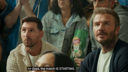 Lionel Messi và David Beckham xuất hiện trong quảng cáo của Lay’s dịp World Cup 2026.