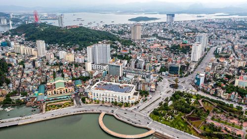 Quy hoạch chung đô thị Quảng Ninh đến năm 2050, tầm nhìn đến năm 2075, định hướng phát triển địa phương này trở thành cực tăng trưởng quốc gia và trung tâm kinh tế biển quan trọng của cả nước. Ảnh: Hoàng Anh