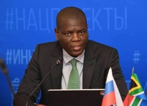 Bộ trưởng Quan hệ Quốc tế Nam Phi Ronald Lamola. Ảnh: The Guardian