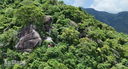 Đồi Ma Thiên Lãnh nhìn từ trên cao.