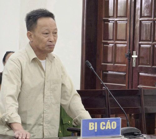 Bị cáo Trần Văn Đông tại tòa.