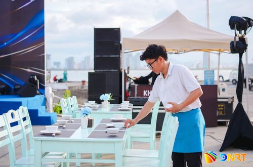 Nhiều bạn trẻ lựa chọn đi làm ngay để tích lũy kinh nghiệm sau khi tốt nghiệm THPT. Ảnh: THU HÀ