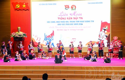Tiết mục biểu diễn của Trung tâm Hoạt động cộng đồng tỉnh Lai Châu.