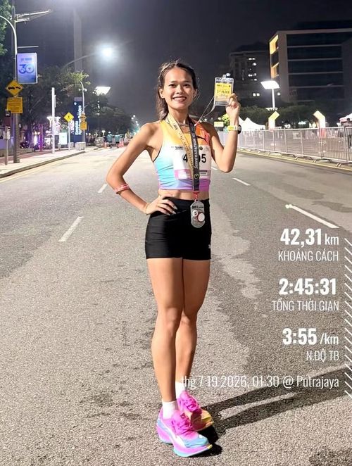 Phạm Thị Hồng Lệ vô địch cự ly 42 km tại SCORE Marathon 2026. Ảnh: NVCC