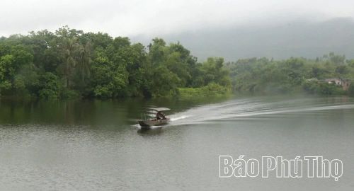 Với khung cảnh vừa hùng vĩ, vừa yên bình, thơ mộng, hồ Đầm Gai có tiềm năng về du lịch sinh thái, nghỉ dưỡng.