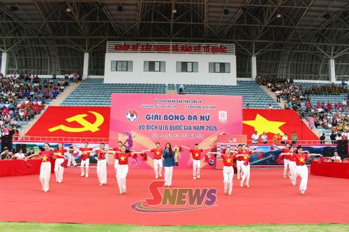 Tiết mục văn nghệ tại lễ khai mạc