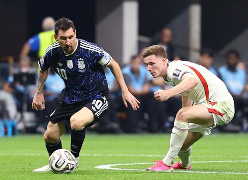 Messi đi bộ trong phần lớn thời gian thi đấu nhưng vẫn tạo ra mối đe dọa cho đối thủ. (Ảnh: Reuters)
