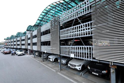 Bãi đỗ xe cao tầng trên phố Trần Nhật Duật do Công ty TNHH MTV Khai thác điểm đỗ xe Hà Nội quản lý, vận hành.